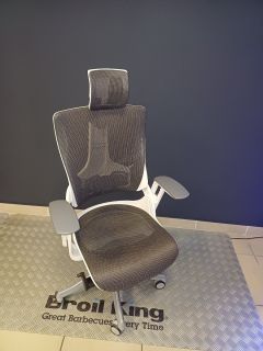 OUTLET - UNIQUE Fotel biurowy WAU 2 biały, siatka Grafitowy W-709-W-NW41 - EKSPOZYCJA