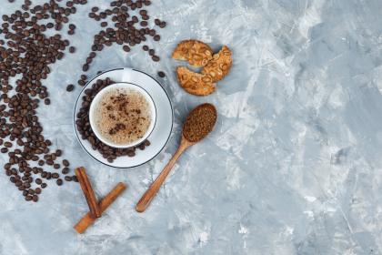 Kawa z kardamonem: tradycja i smak współczesności