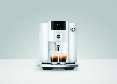 Nowy ekspres Jura E4 – perfekcyjna czarna kawa