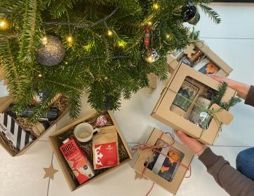 Pomysły na świąteczne prezenty dla miłośników kawy z Decofire Czyżyny