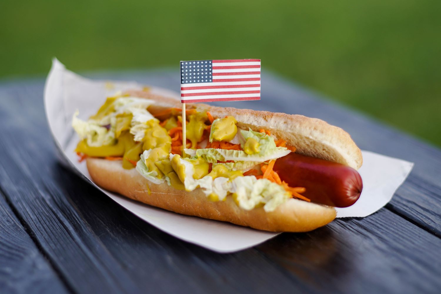 Amerykańskie hot dogi z grilla
