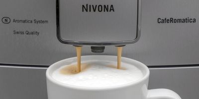 System Aroma Balance doskonale wpływa na aromat kawy, zaś kawę mleczną z łatwością przygotujemy dzięki niezawodnej funkcji One Touch Spumatore do spieniania mleka.