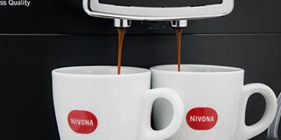 Nowy system umożliwiający parzenie kawy cappuccino na dwa różne sposoby. W zależności od preferencji możesz otrzymać: 1. kawę, a potem mleko (piankę) 2. mleko (piankę), a potem kawę.