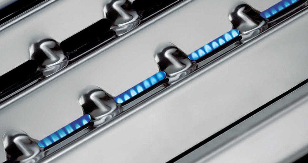 Zapalarka Sure-Lite gwarantuje błyskawiczne uruchamianie kolejnych palników, zawory Linear-Flow pozwalają precyzyjnie regulować przepływ gazu.