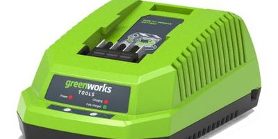 Ładowarka jest przeznaczona do akumulatorów 2.0Ah i 4.0Ah do urządzeń 40V firmy Greenworks.