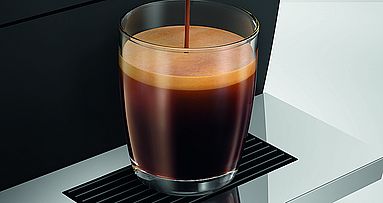 W ekspresie automatycznym ENA 4 Full Metropolitan Black zadbano o to, aby z każdej kawy wydobyć pełnię jej aromatu, a te niezwykłe efekty daje Proces Ekstrakcji Pulsacyjnej, opatentowany przez markę Jura. 