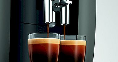 Przygotuj dwie filiżanki Espresso za jednym razem. Ekspres do kawy Jura E6 Dark Inox (EC) oferuje aż 11 specjałów kawowych. Wypróbuj je wszystkie!