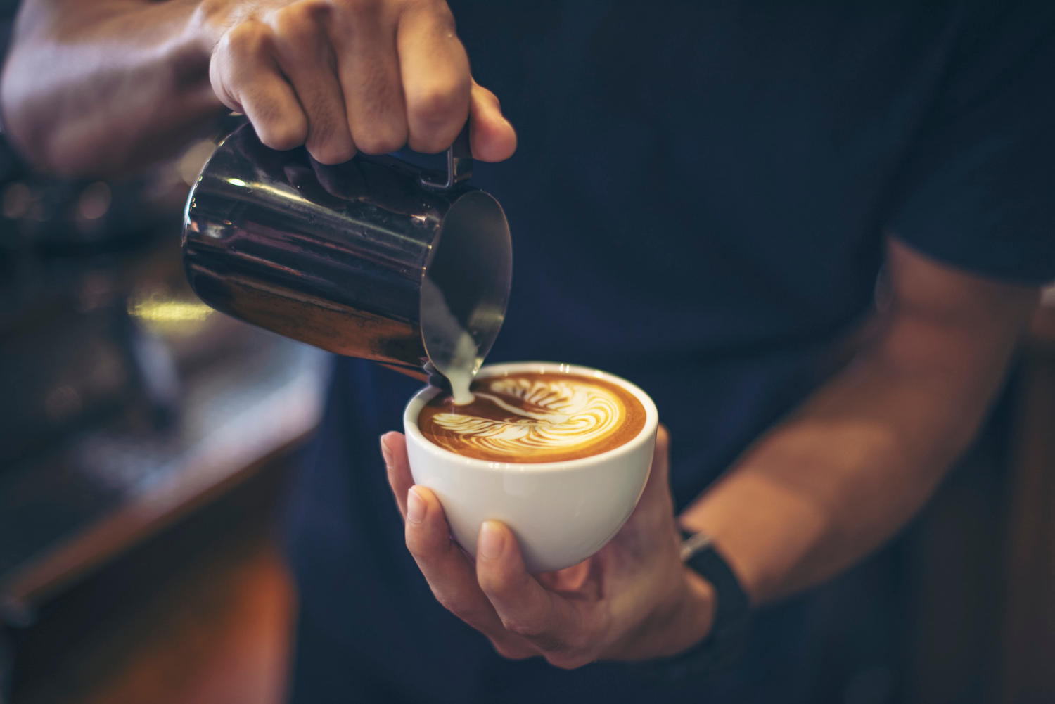 Latte art - wzroki na kawie Cappuccino