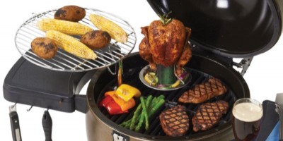 Dodatkowy ruszt, wykonany ze stali szlachetnej na grillu pozwala na grillowanie większej ilości potraw w tym samym czasie. Jest wspaniałą opcją do grillowania warzyw czy ryb, czy steki i inne mięsa grillujemy na żeliwnej kracie