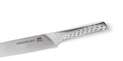 Nóż posiada wygodną rękojeść ze stali.