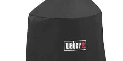 Pokrowiec posiada wyraźne, nadrukowane logo marki Weber.