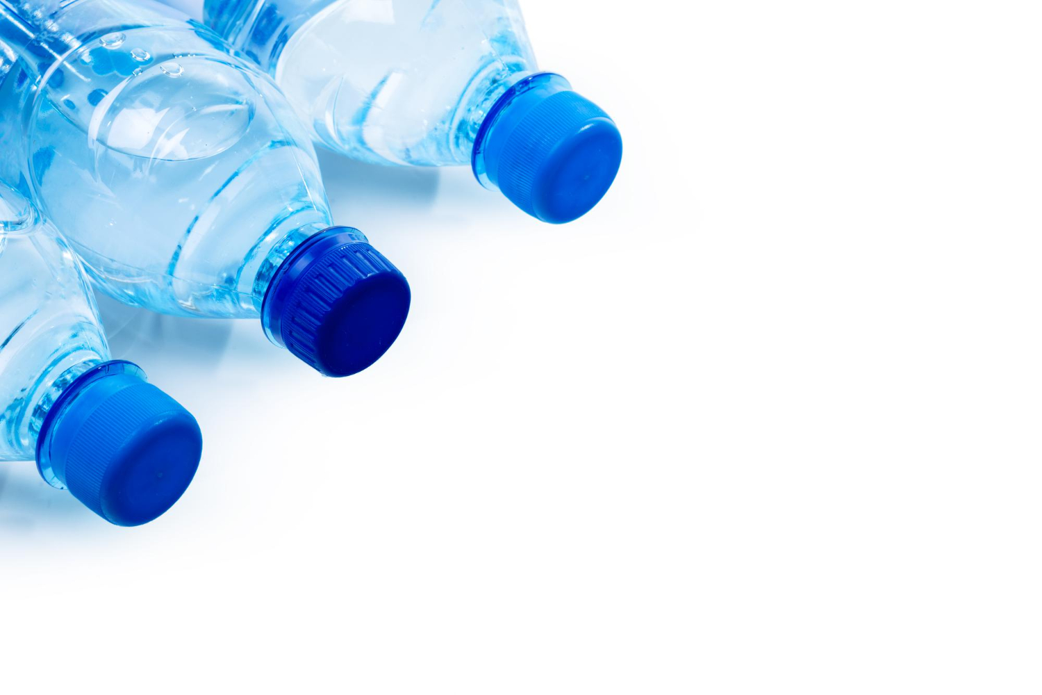 woda w plastikowych butelkach